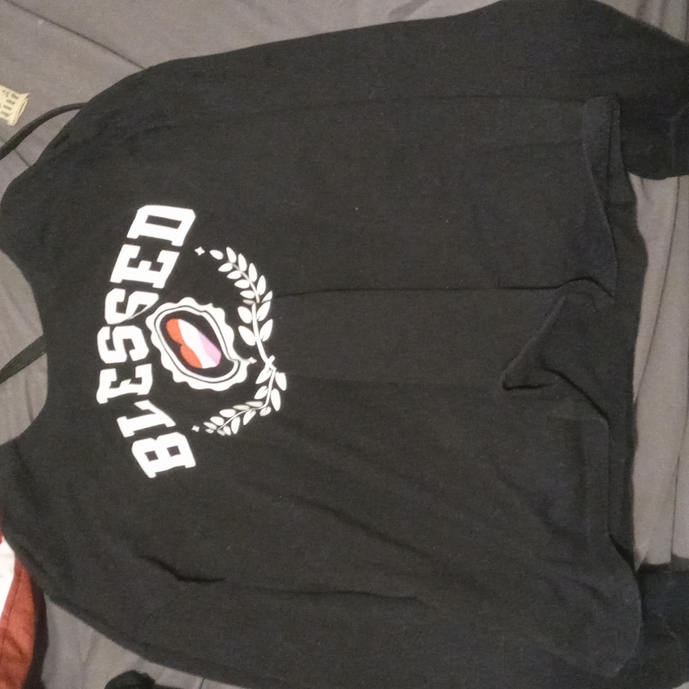 Black long sleeve crop top